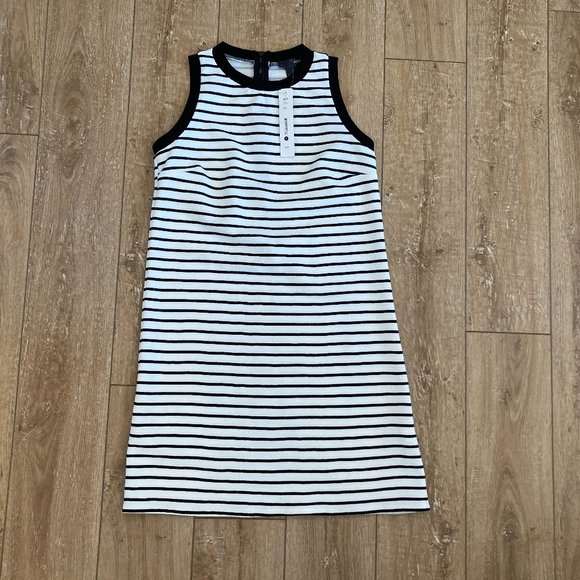Aqua Dresses & Skirts - NWT Aqua White and Navy Striped Dress Size Small